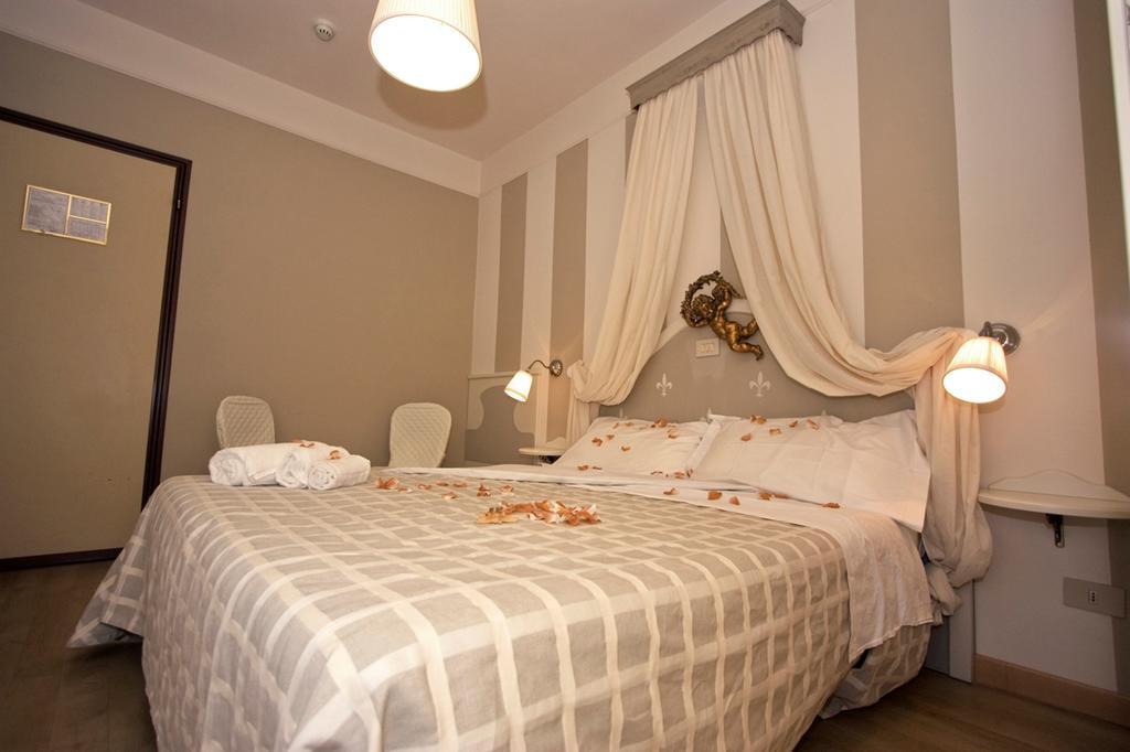 Hotel Mocambo Piscina E Spiaggia ซัน เบเนเดตโต เดล ตรอนโต ภายนอก รูปภาพ