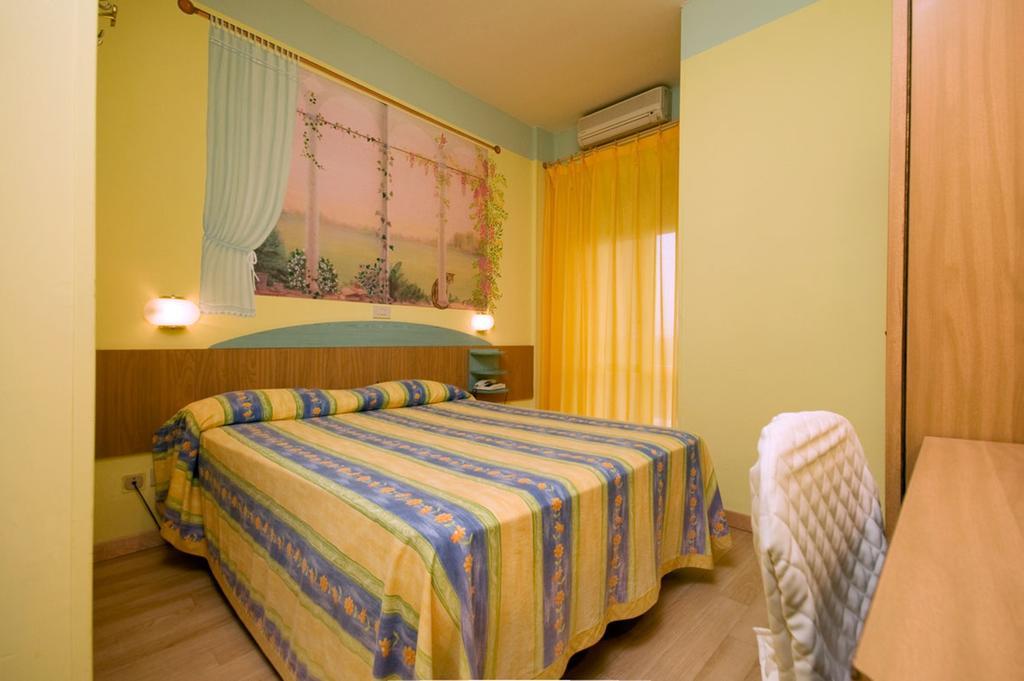 Hotel Mocambo Piscina E Spiaggia ซัน เบเนเดตโต เดล ตรอนโต ห้อง รูปภาพ