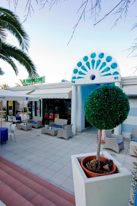 Hotel Mocambo Piscina E Spiaggia ซัน เบเนเดตโต เดล ตรอนโต ภายนอก รูปภาพ