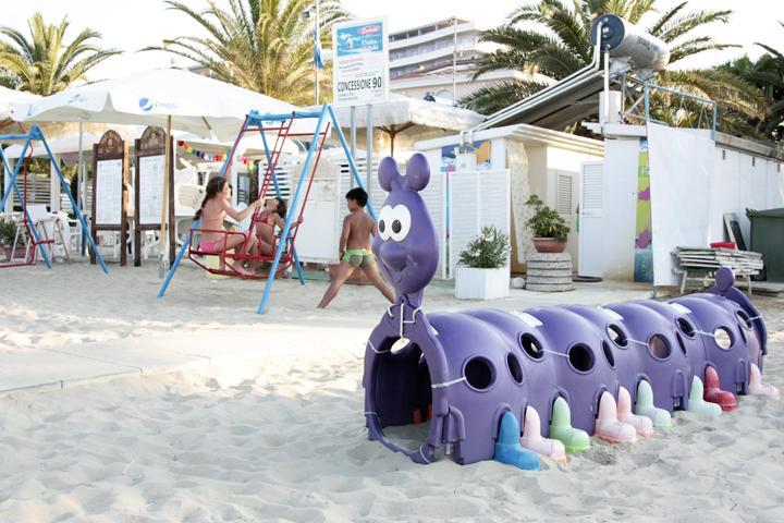 Hotel Mocambo Piscina E Spiaggia ซัน เบเนเดตโต เดล ตรอนโต ภายนอก รูปภาพ