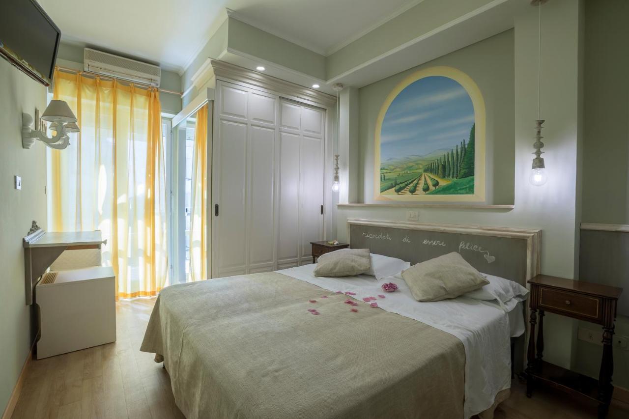 Hotel Mocambo Piscina E Spiaggia ซัน เบเนเดตโต เดล ตรอนโต ภายนอก รูปภาพ